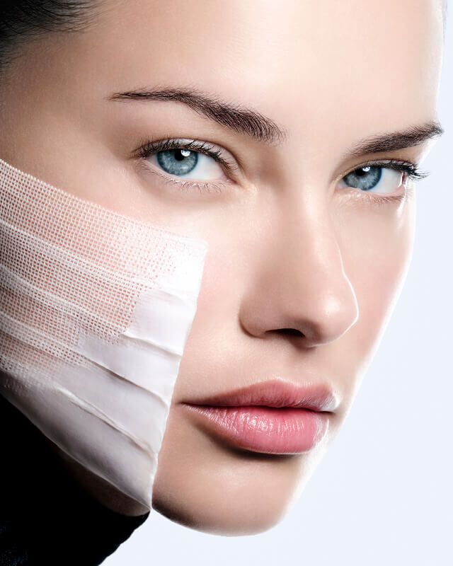 Trattamento Helena Rubinstein Replasty per il contorno a V con effetto bendaggio.
