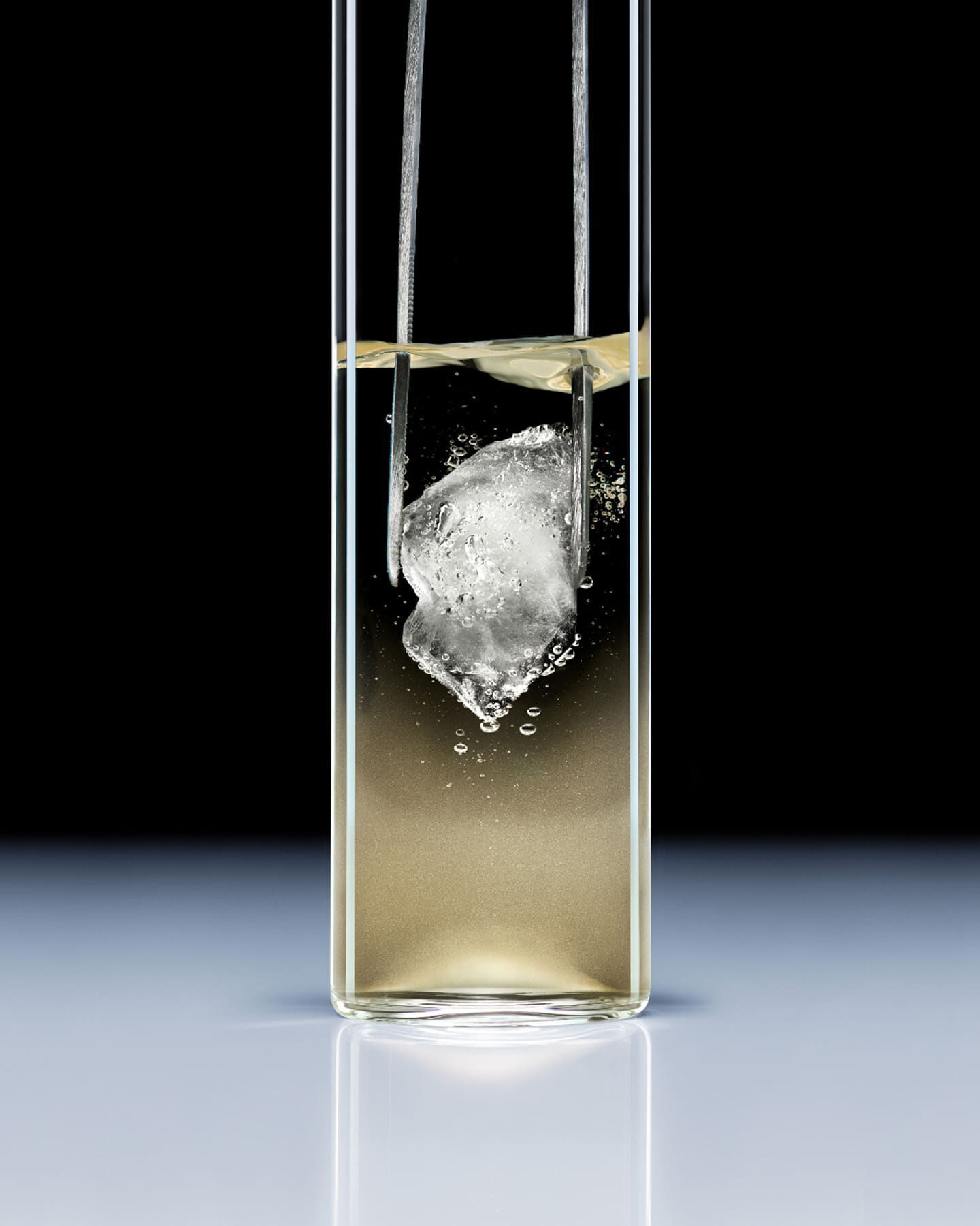 Escin: A natural ingredient known to help with contour de-puffing