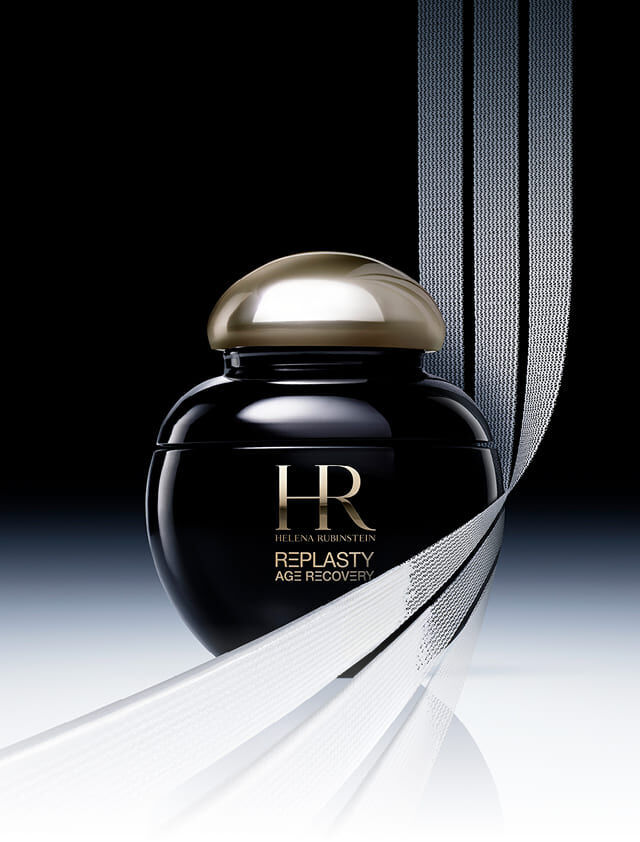 Helena Rubinstein Replasty Age Recovery Eye & Face Contour Concentrate in un elegante vasetto nero con un tappo dorato.